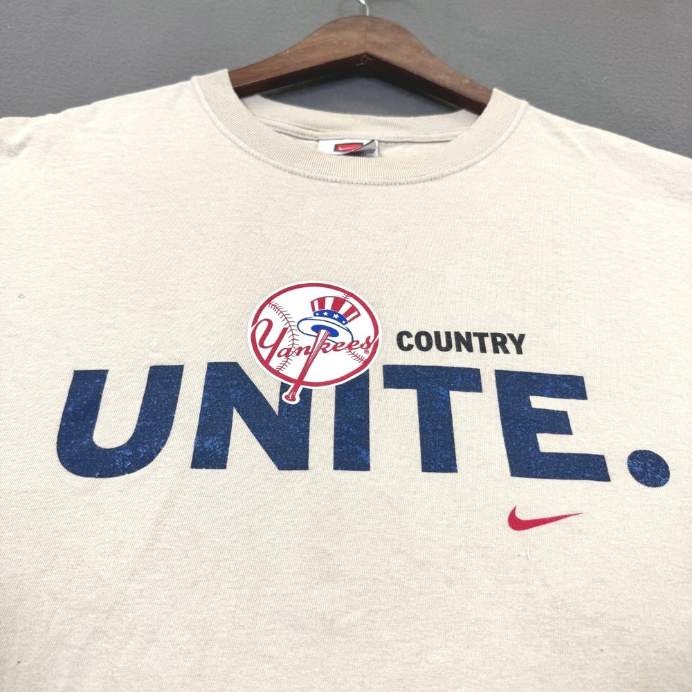 Nike T Shirt Men XL Tan New York Yankees Country Unite MLB Baseball 2009 Graphic